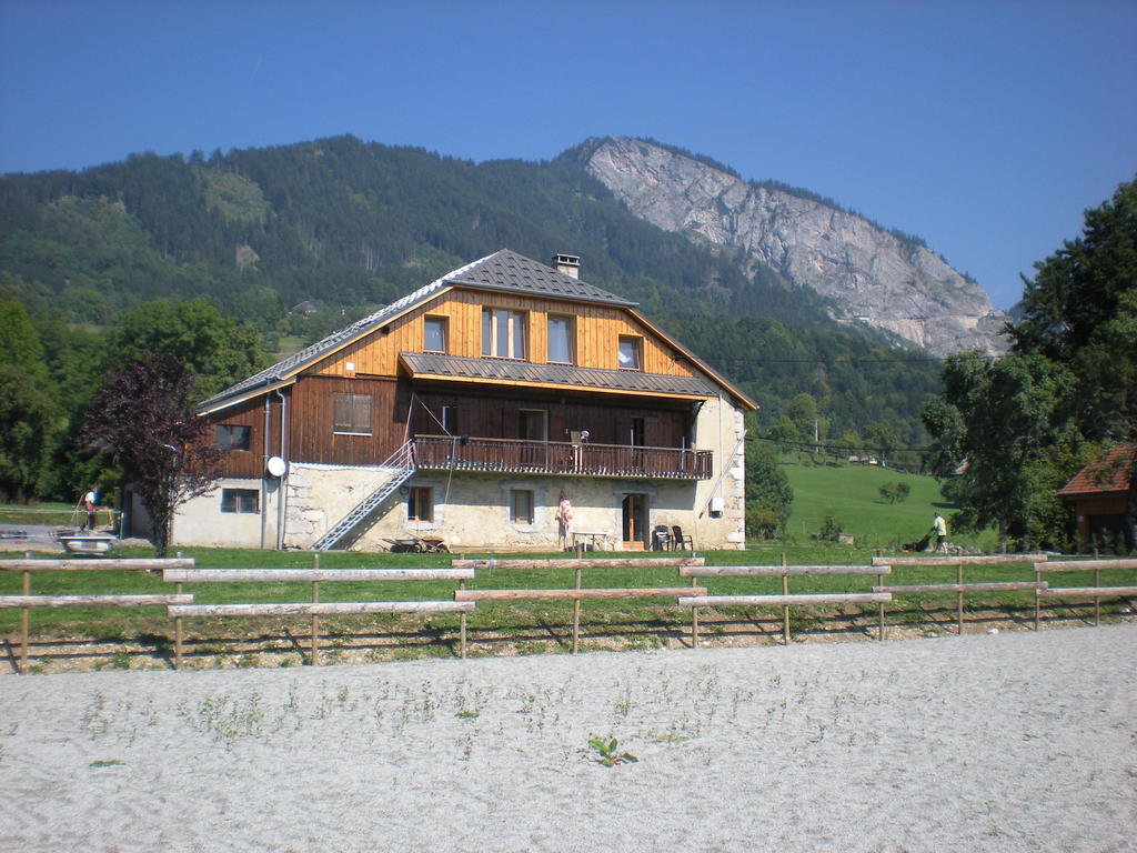 Les Paddocks Du Mont Blanc Hotell Mieussy Eksteriør bilde