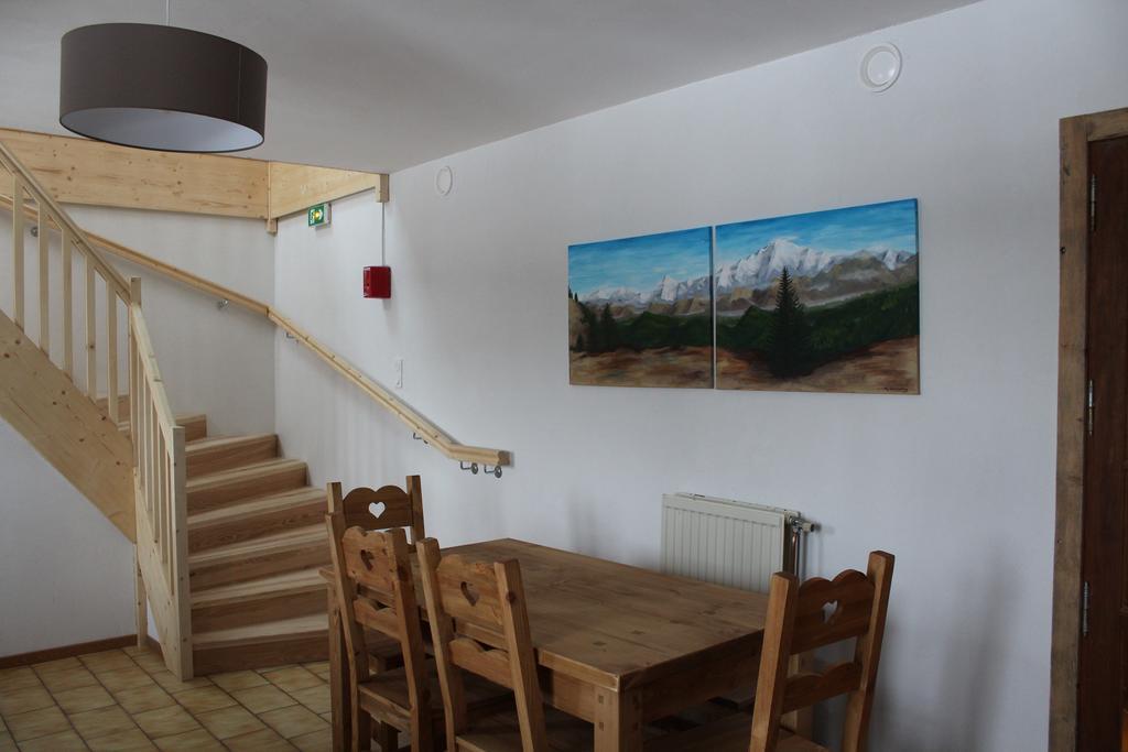 Les Paddocks Du Mont Blanc Hotell Mieussy Rom bilde