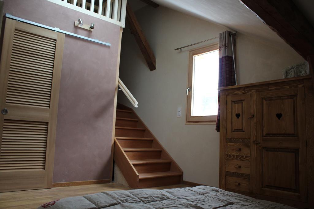 Les Paddocks Du Mont Blanc Hotell Mieussy Rom bilde